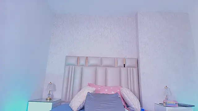  carolina fox online show from April 9, 3:08 am