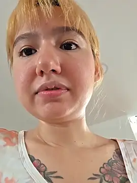 Pinkie Princes online show from November 12, 3:49 pm