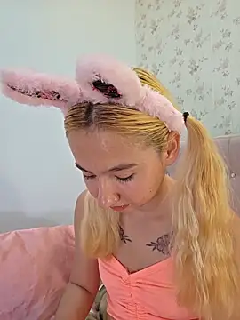 Pinkie Princes online show from December 16, 7:51 pm