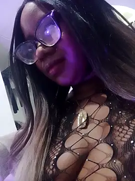 EmilyyRosee  online show from April 15, 5:02 am