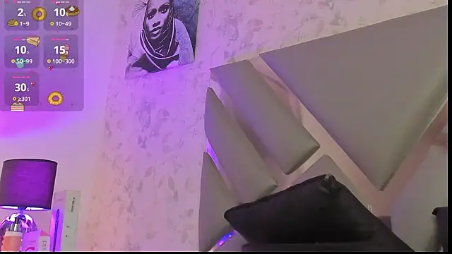 EmilyyRosee  online show from March 14, 11:44 pm