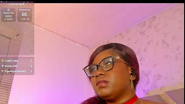 EmilyyRosee  online show from May 13, 3:41 pm