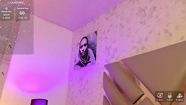 EmilyyRosee  online show from May 28, 2:45 pm
