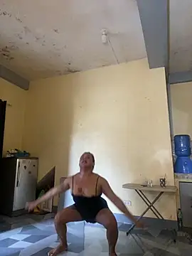 Snapshot of sweetyula chatting on December 3, 11:36 pm sweetyula online show from December 3, 11:36 pm