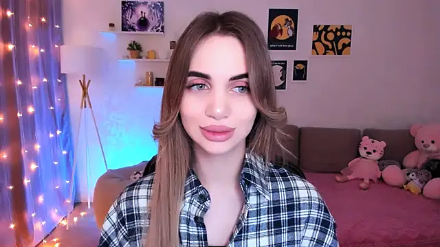 aPieceOfJoy online show from March 18, 8:59 pm