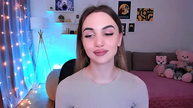 aPieceOfJoy online show from March 13, 11:05 pm