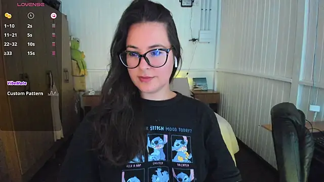 Snapshot of anna_love_hot chatting on February 27, 3:37 pm anna love hot online show from February 27, 3:37 pm
