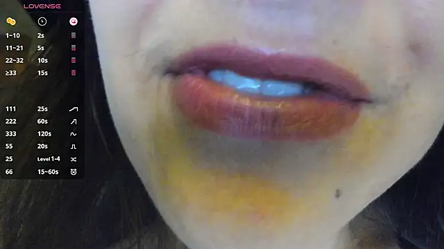 Snapshot of anna_love_hot chatting on February 10, 11:55 pm anna love hot online show from February 10, 11:55 pm