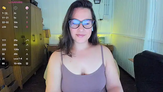Snapshot of anna_love_hot chatting on March 8, 6:16 pm anna love hot online show from March 8, 6:16 pm