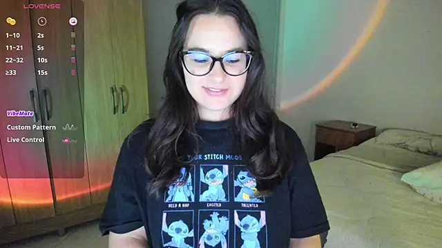Snapshot of anna_love_hot chatting on December 16, 2:36 am anna love hot online show from December 16, 2:36 am