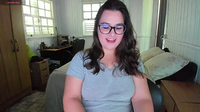 Snapshot of anna_love_hot chatting on November 19, 5:02 pm anna love hot online show from November 19, 5:02 pm