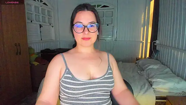 Snapshot of anna_love_hot chatting on September 29, 11:32 pm anna love hot online show from September 29, 11:32 pm