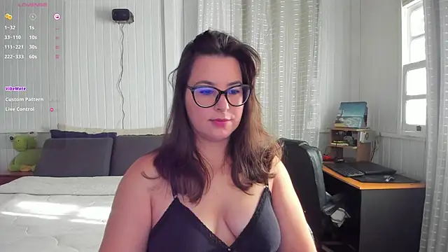 Snapshot of anna_love_hot chatting on May 27, 6:04 pm anna love hot online show from May 27, 6:04 pm