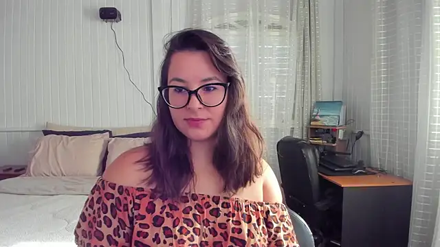 Snapshot of anna_love_hot chatting on May 12, 6:47 pm anna love hot online show from May 12, 6:47 pm