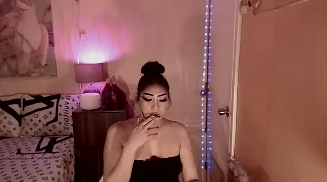 Snapshot of Biancafoxie chatting on March 5, 7:49 am Biancafoxie online show from March 5, 7:49 am