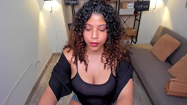 LilyBrunette online show from April 4, 12:39 am