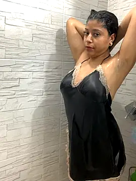 Snapshot of LilyBrunette chatting on September 20, 9:20 pm LilyBrunette online show from September 20, 9:20 pm