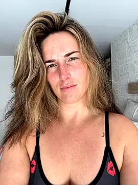 Thescorpionfr online show from December 3, 4:50 pm