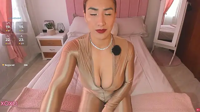 whitneyhot online show from March 7, 11:38 am