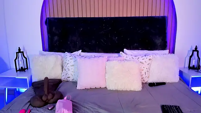 Karlagonzales  online show from May 28, 6:36 pm