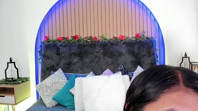 Karlagonzales  online show from March 10, 6:56 pm