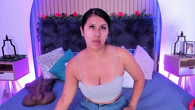 Karlagonzales  online show from March 21, 11:25 am