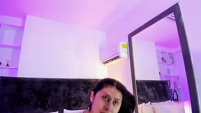 Karlagonzales  online show from July 1, 7:03 pm