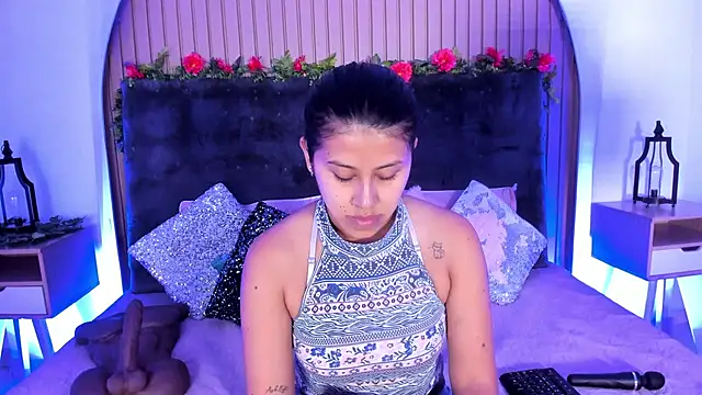 Karlagonzales  online show from November 14, 9:46 am