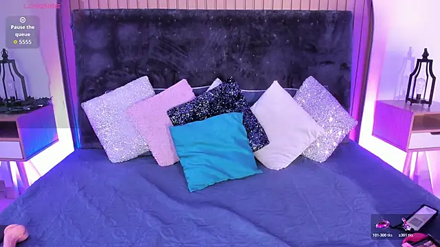 Karlagonzales  online show from October 31, 11:07 am