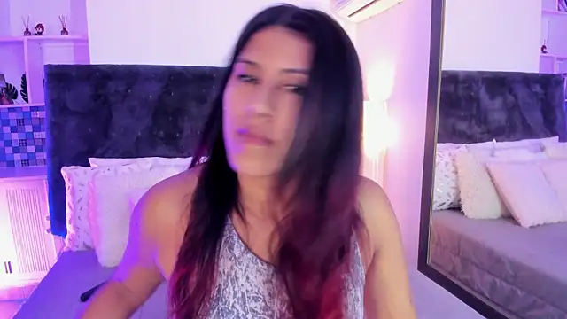 Karlagonzales  online show from July 15, 7:21 pm