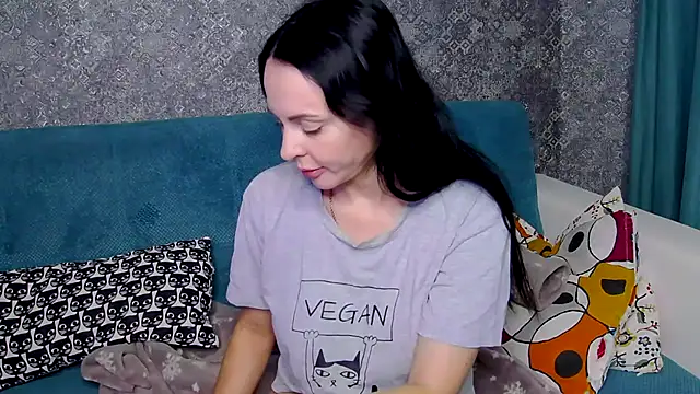 Brilliant Doll online show from November 24, 2:22 am