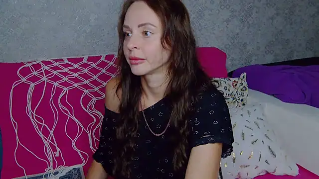 Snapshot of Brilliant_Doll chatting on June 19, 2:06 am Brilliant Doll online show from June 19, 2:06 am