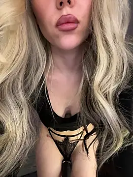 xDinnax online show from April 15, 7:58 pm