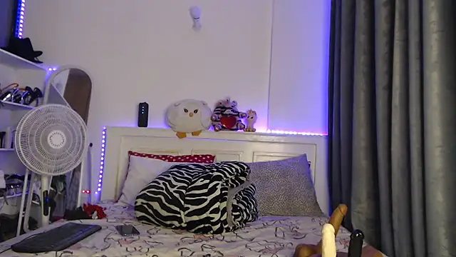 peeky pinky online show from May 16, 1:48 am