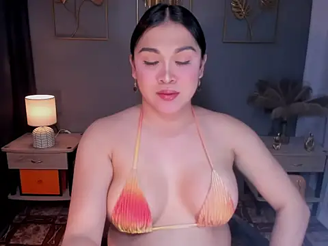 MaxeneCullens online show from October 11, 8:04 am