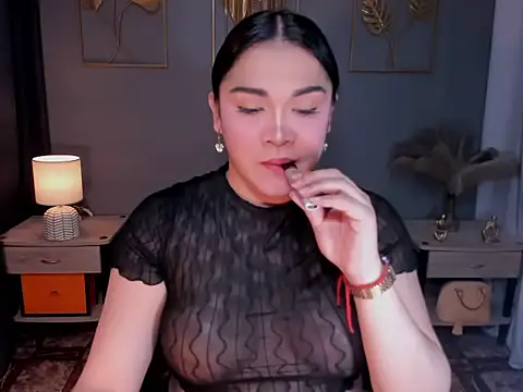 MaxeneCullens online show from November 5, 5:32 am