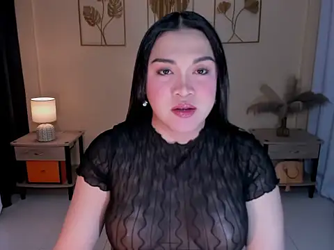 MaxeneCullens online show from December 15, 6:30 am