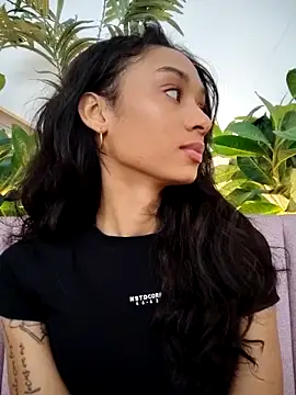 Leaberry online show from November 2, 5:40 pm