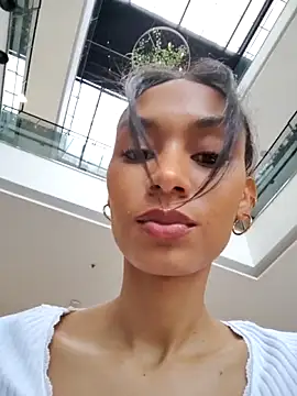 Leaberry online show from October 10, 7:47 pm