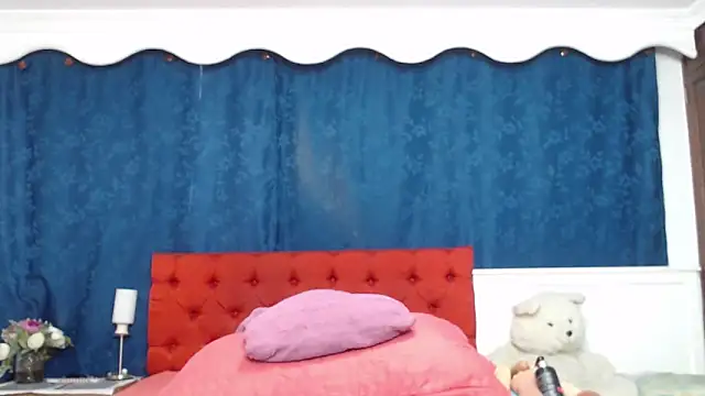 Snapshot of LADYSLAVEXXX chatting on October 28, 4:28 pm LADYSLAVEXXX online show from October 28, 4:28 pm