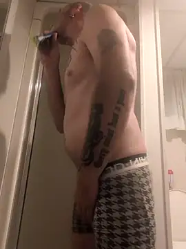 Snapshot of Ryeguy6969 chatting on October 24, 1:37 am Ryeguy6969 online show from October 24, 1:37 am