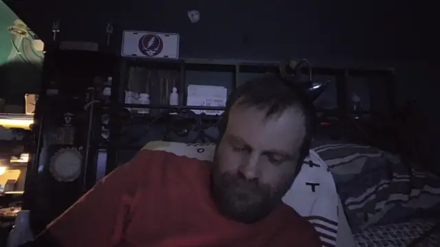 Snapshot of charactrzero chatting on December 16, 10:47 pm charactrzero online show from December 16, 10:47 pm