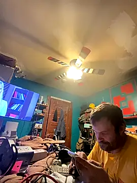 charactrzero online show from January 8, 11:00 pm