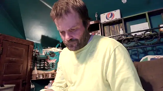 Snapshot of charactrzero chatting on November 10, 12:59 am charactrzero online show from November 10, 12:59 am