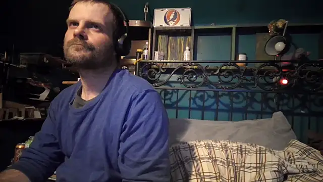 charactrzero online show from April 26, 1:47 am