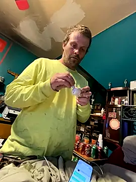 Snapshot of charactrzero chatting on October 29, 11:25 pm charactrzero online show from October 29, 11:25 pm