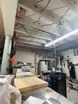 Snapshot of charactrzero chatting on December 17, 10:37 pm charactrzero online show from December 17, 10:37 pm