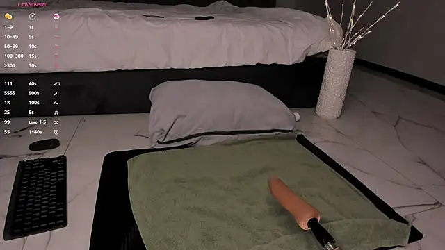 Snapshot of Devil_Minds chatting on November 26, 7:58 pm Devil Minds online show from November 26, 7:58 pm