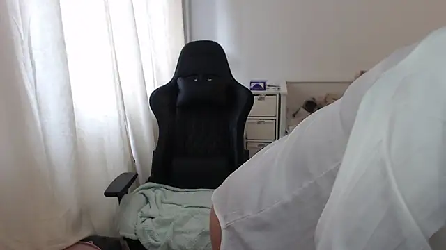 lara vanilla online show from September 13, 11:10 am