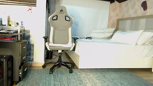 Snapshot of stefializon chatting on October 14, 2:34 am stefializon online show from October 14, 2:34 am